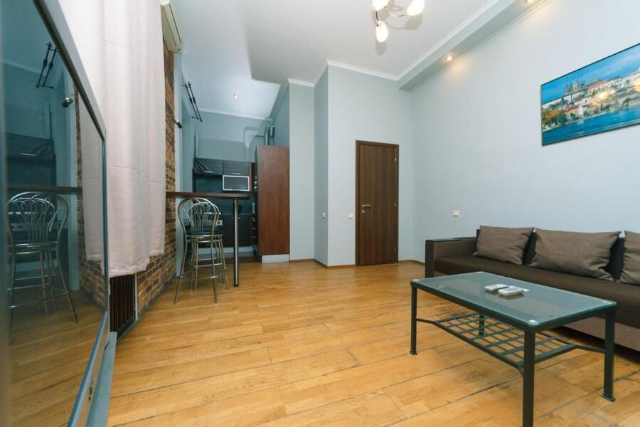 Apartments In Center Metro Olimpiyskay Velyka Vaselkivska Street Κίεβο Εξωτερικό φωτογραφία